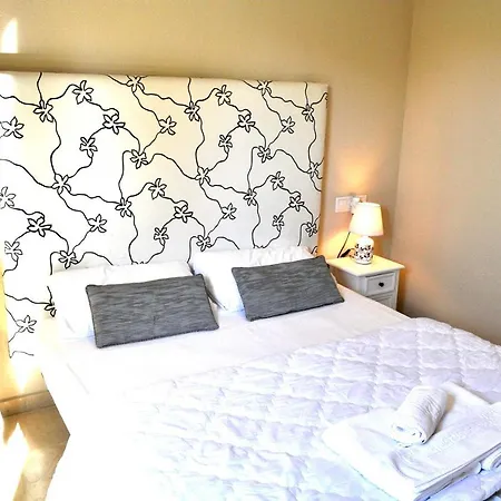 Apartment Darsena Planta Baja Con Jardin, Frente Al Puerto Nautico *